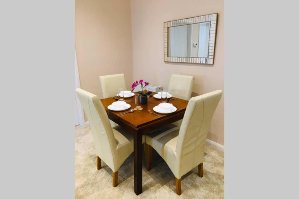 Private 1St Floor Apartment - Perfect For Port Of Dover, Eurotunnel And Short Stays Exterior foto